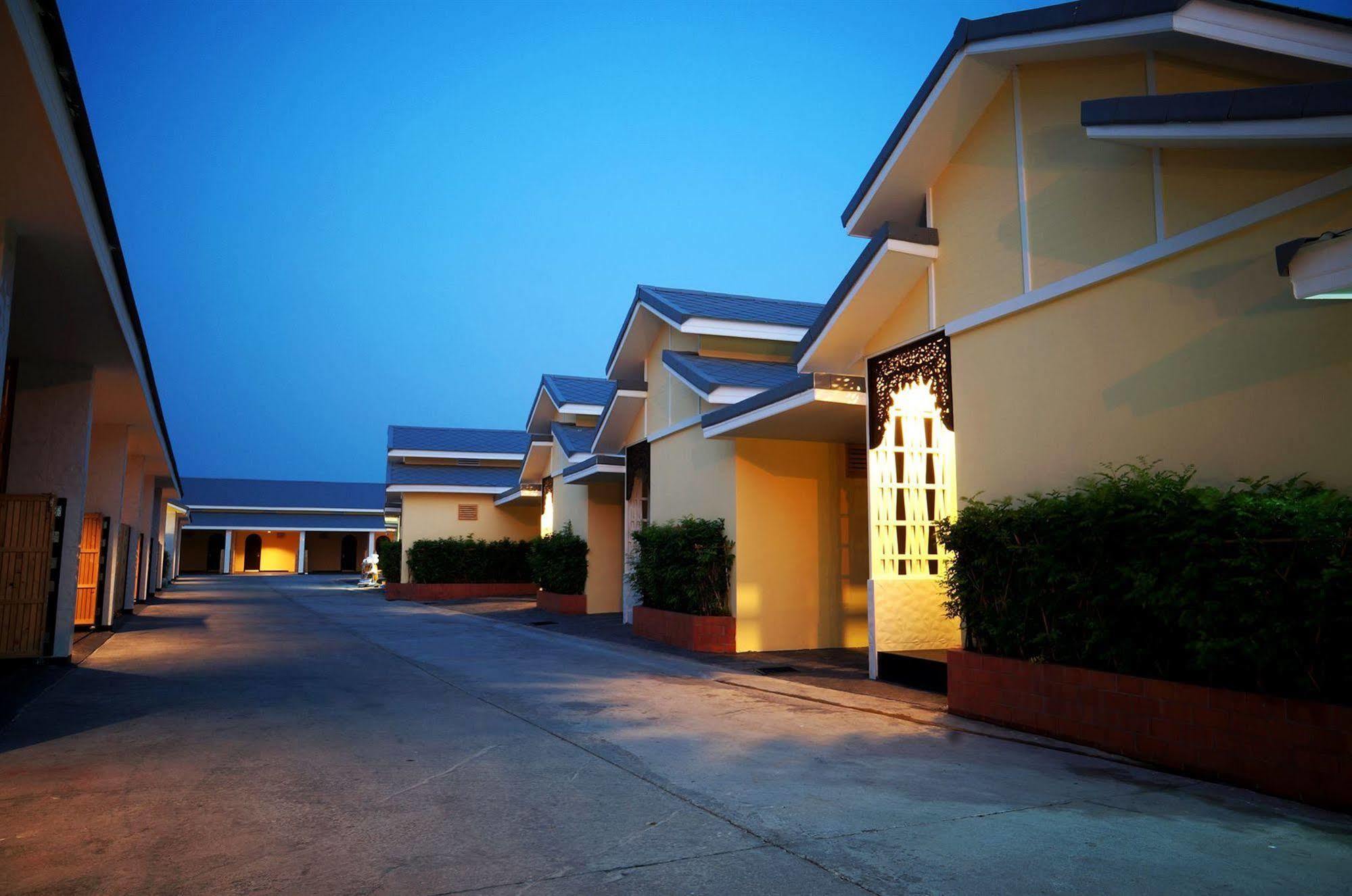 Отель Roses Huahin Экстерьер фото